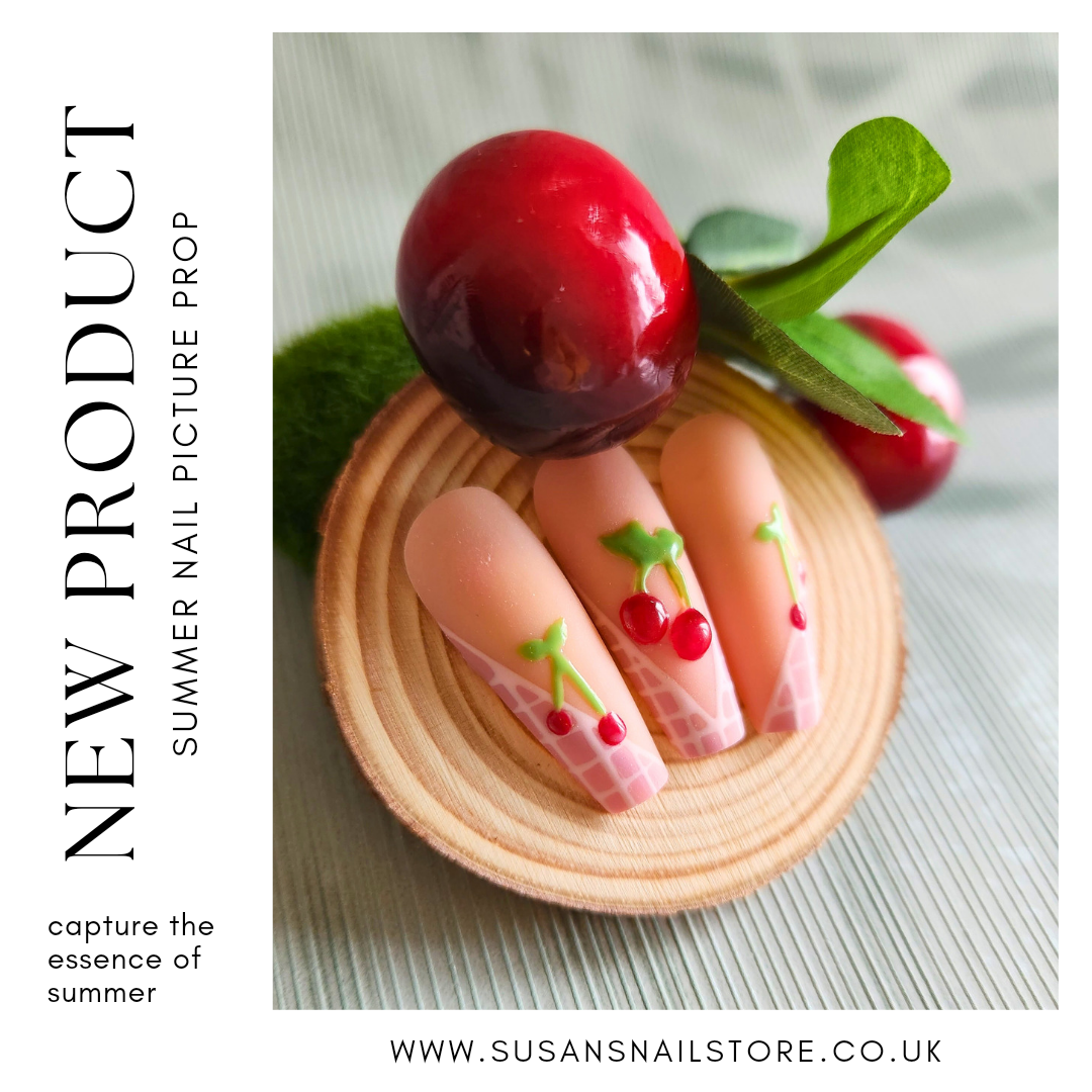 Summer Nail Picture Prop: Wooden Tree Slice