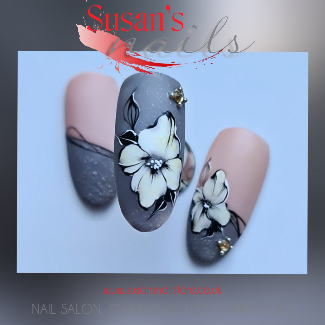 Illuminating 21 Nail Art Course - online - lesson4: gel painting realistic flowers